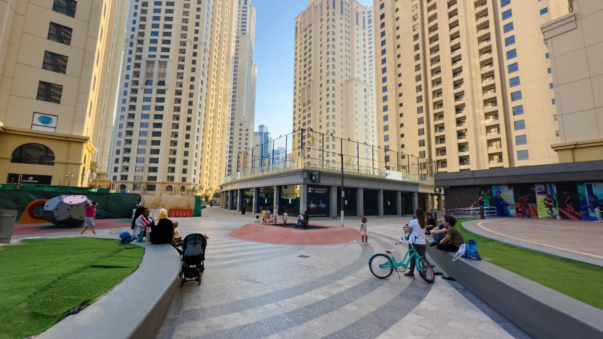 Naseem - Elegant Coastal Retreat With Stunning Marina Views Dubai Apartment