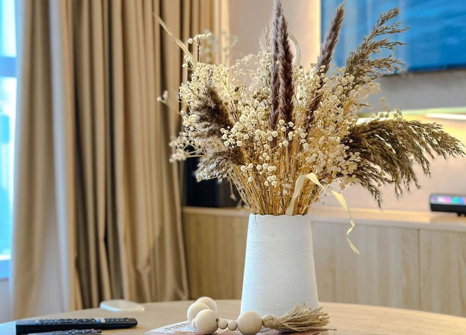 Naseem - Elegant Coastal Retreat With Stunning Marina Views Dubai
