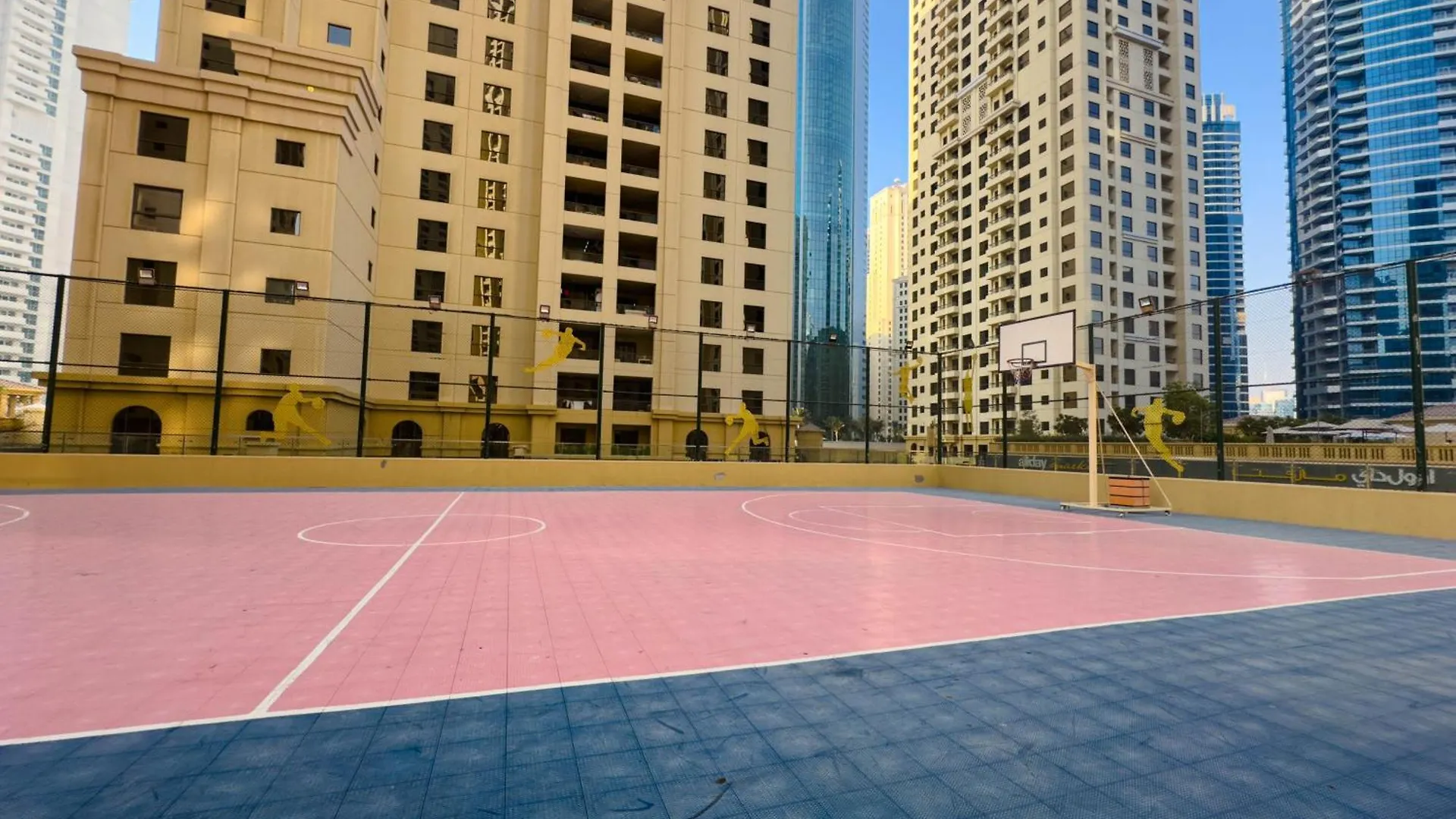 Apartment Naseem - Elegant Coastal Retreat With Stunning Marina Views Dubai