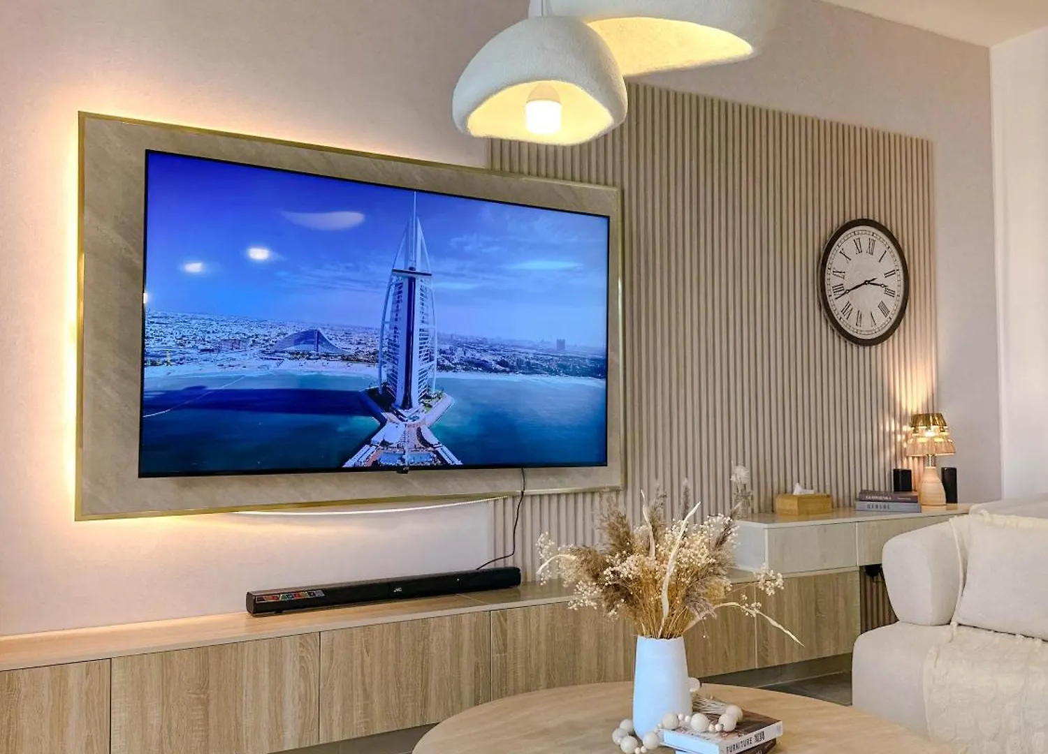Apartment Naseem - Elegant Coastal Retreat With Stunning Marina Views Dubai