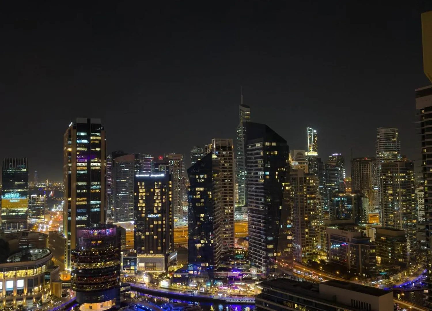 Naseem - Elegant Coastal Retreat With Stunning Marina Views Dubai United Arab Emirates